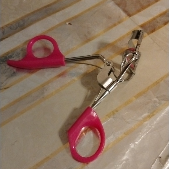 EYELASH CURLES - Picture 2 of 3